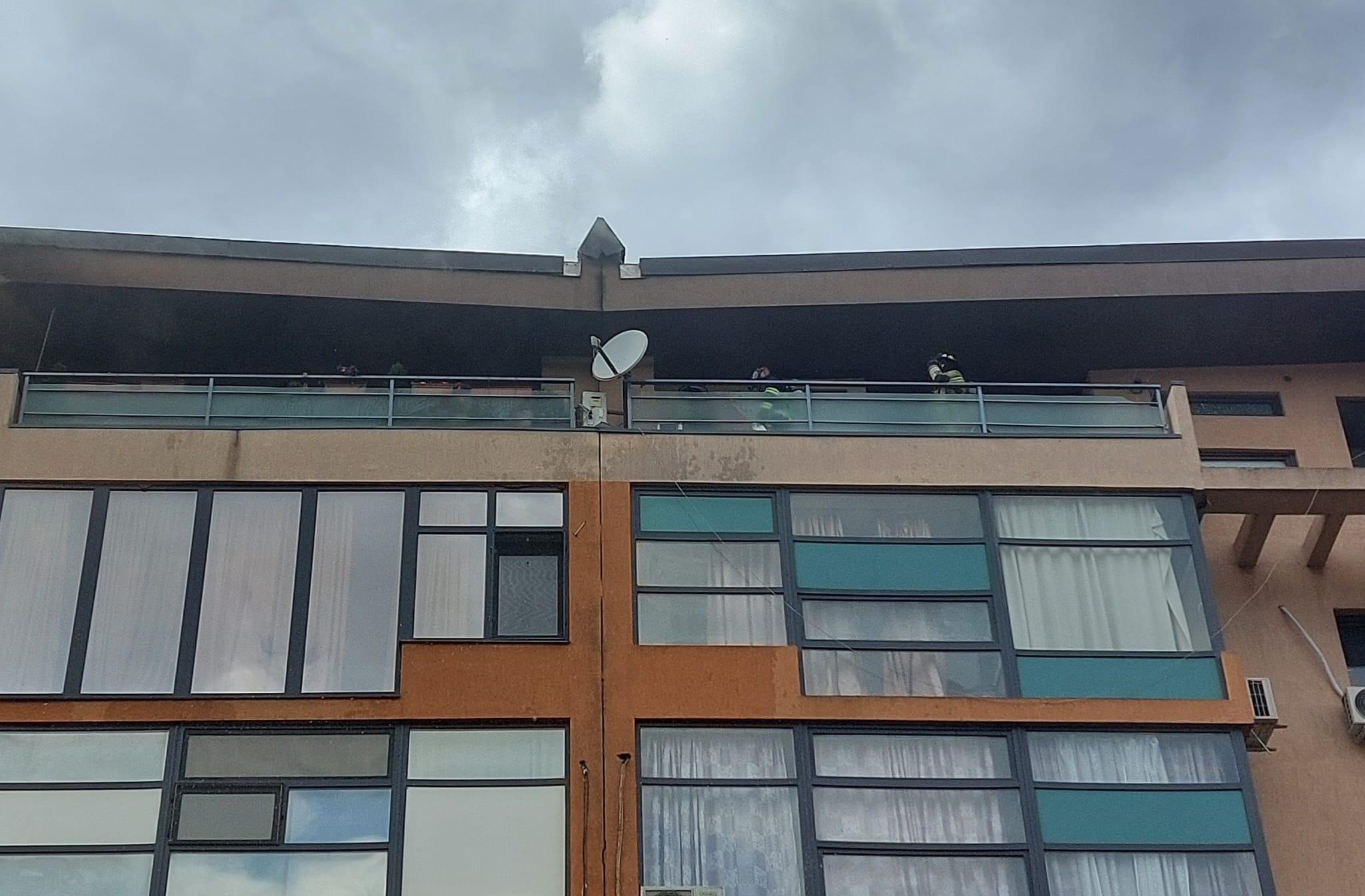 Incendiu la mansarda unui bloc din Voluntari, septembrei 2022