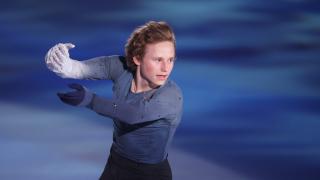 Un patinator a reuşit, la doar 17 ani, o performanţă istorică: primul cvadruplu axel, în competiţie. Saltul impresionant al campionului mondial Ilia Malinin