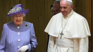 Papa Francisc nu va fi prezent la funeraliile de stat ale Reginei Elisabeta a II-a
