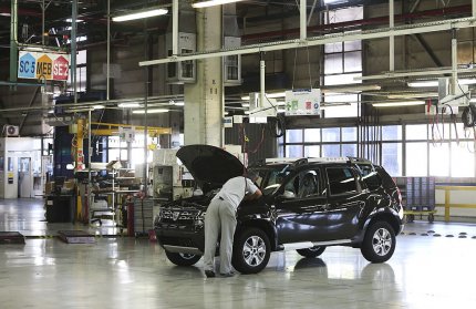 Giganții Geely şi Aramco, cea mai valoroasă companie din lume, ar putea prelua acțiuni la divizia Renault, care include Uzina Mioveni