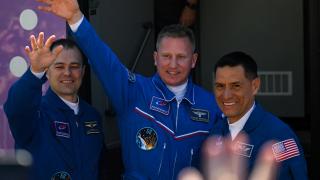 Un american şi doi ruşi vor zbura împreună spre ISS, în ciuda tensiunilor provocate de războiul din Ucraina