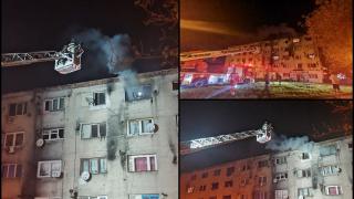 Incendiu într-un bloc din Călan, în urma fumatului în locuri nepermise. Zece persoane evacuate
