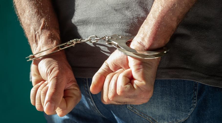 Doi bărbaţi implicaţi în uciderea unui om în Irlanda, trimişi în judecată Alte nouă persoane au primit pedepse care însumează 177 de ani de închisoare
