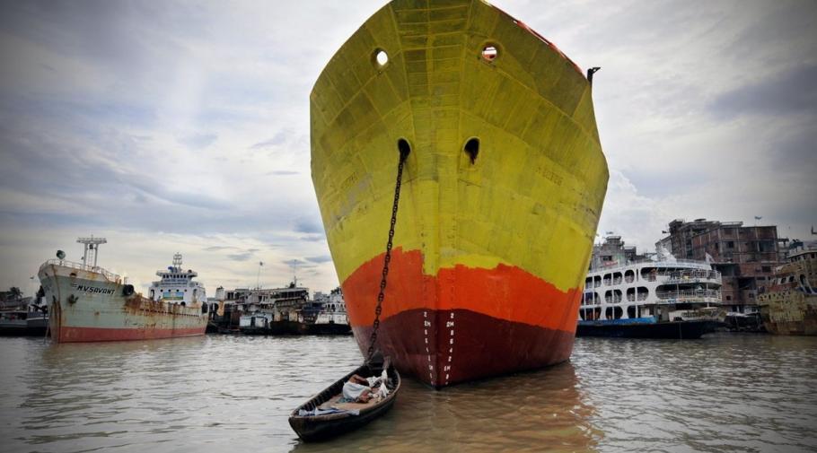 Naufragiu soldat cu cel puţin 23 de morţi, în Bangladesh Alte 25 de persoane sunt date dispărute
