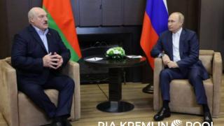 Scenetă bizară la Soci între Putin şi Lukaşenko: Europa să ne trateze cu respect / Rusia poate mobiliza 25 de milioane, 50.000 n-au decât să fugă