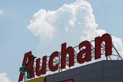 Mizerie şi alimente expirate în zeci de magazine Auchan