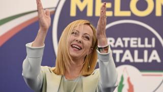 "Sperăm că Spania va trece şi ea la dreapta", i-a urat Giorgia Meloni liderului partidului spaniol de extremă dreapta