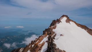 Expediţie de coşmar: Şase alpinişti au murit în timp ce escaladau vulcanul din peninsula Kamceatka. Ceilalţi trei, rămaşi blocaţi în tabără