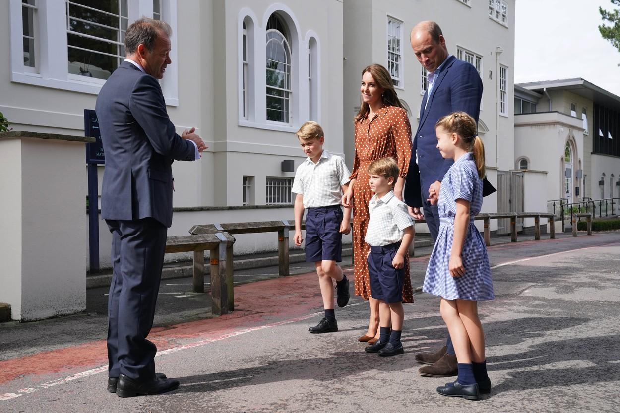 Prinţul William şi Kate Middleton, alături de copii