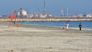 Un tânăr de 20 de ani a murit în Portul Midia, în timp ce se făceau manevre cu vagoane de petrol