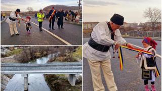 O fetiţă de 4 ani şi un bătrân de 83 de ani au inaugurat un pod rutier la Sighişoara