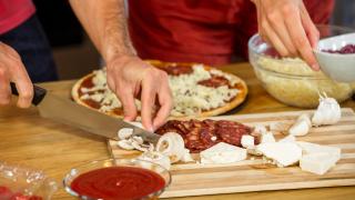 Proprietarul unui restaurant oferă pizza gratis tuturor locuitorilor orașului Edinburgh: "Sper ca ideea mea să nu scape de sub control"
