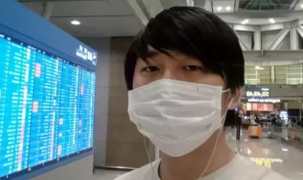 Filmul Terminalul devenit realitate. Un student rus trăiește de 2 luni în aeroportul Incheon, după ce a fugit din Rusia ca să scăpe de război Filmul Terminalul devenit realitate. Un student rus trăiește de 2 luni în aeroportul Incheon, după ce a fugit din Rusia ca să scăpe de război