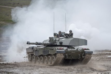 Ucrainenii nu primesc tancuri Leopard 2, dar se antrenează pe ele în Polonia. Țările baltice cer Berlinului "să trimită acum" tancurile grele