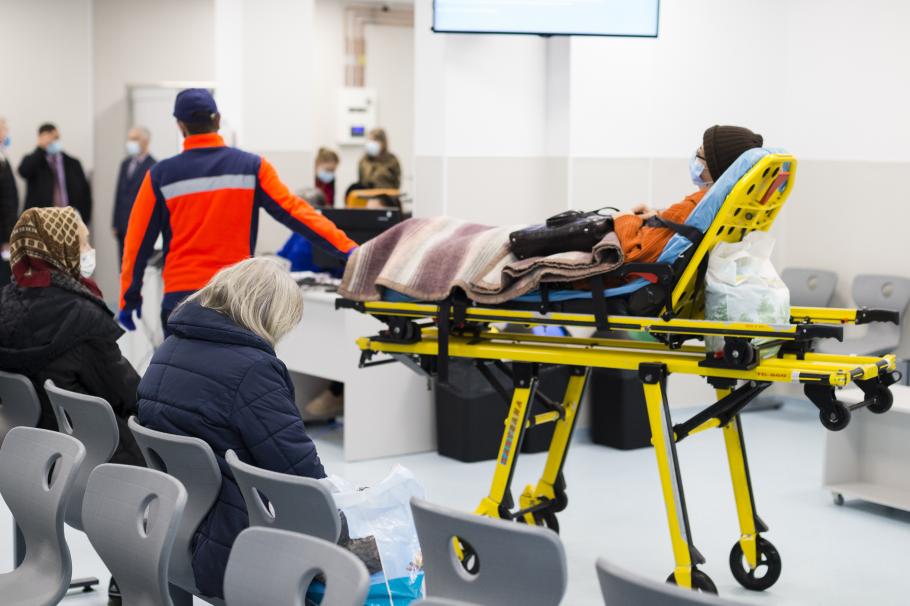 Un tânăr din Oradea a venit la Urgenţe de 64 de ori în 2 luni: le-a cerut medicilor să verifice dacă a făcut infarct şi a solicitat analize citite pe Google Un tânăr din Oradea a venit la Urgenţe de 64 de ori în 2 luni: le-a cerut medicilor să verifice dacă a făcut infarct şi a solicitat analize citite pe Google