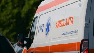 Adolescentă grav rănită, după ce a fost strivită sub o căruţă încărcată cu lemne, în Bistriţa-Năsăud