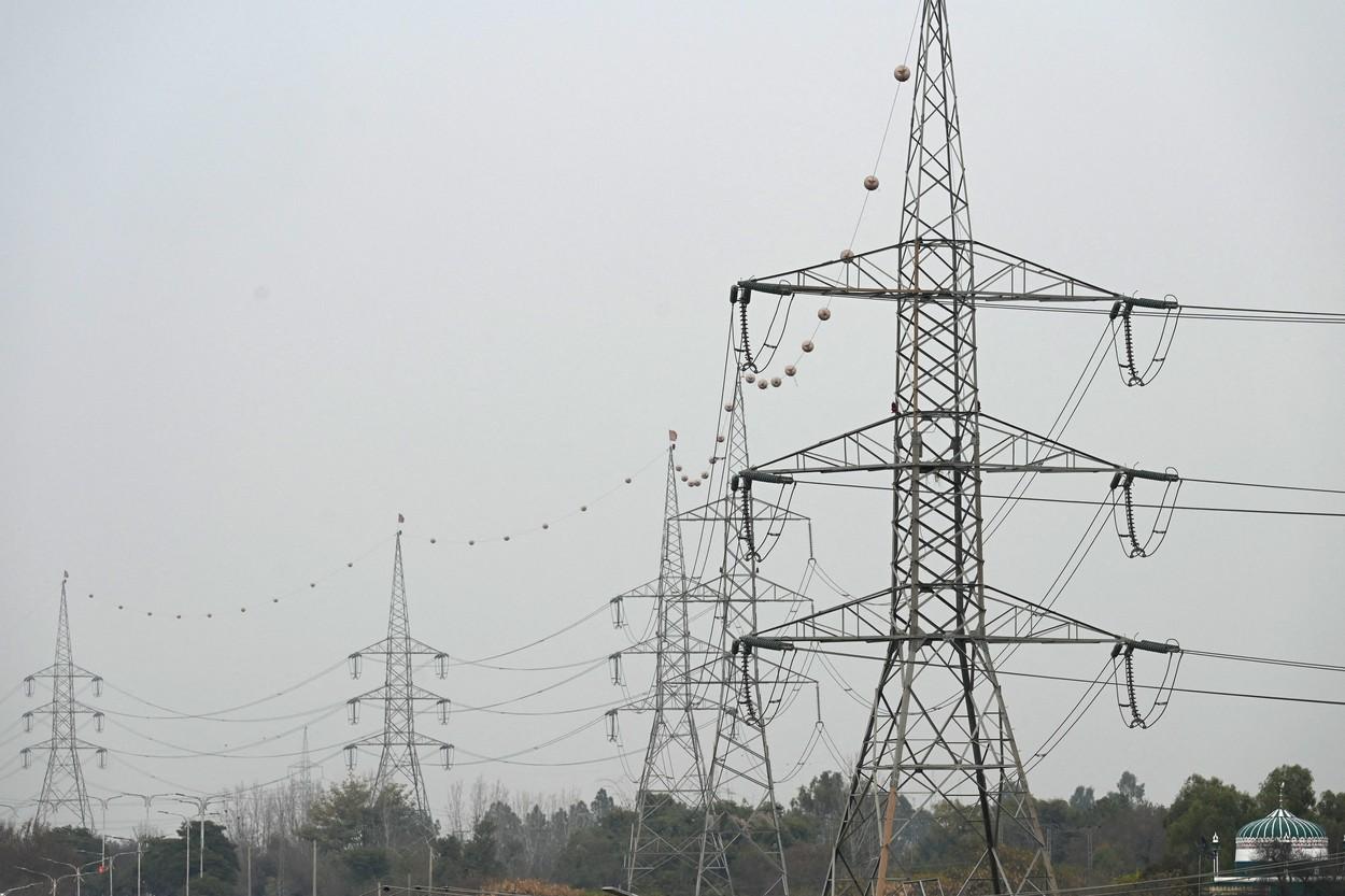 Blackout în Pakistan.220 de milioane de oameni fără electricitate din cauza unei defecţiuni la reţeaua naţională