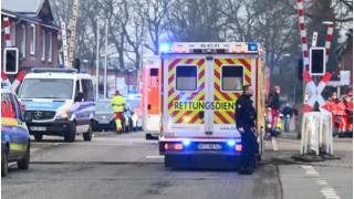 Un individ înarmat cu un cuţit a ucis doi oameni într-un tren din Germania. Alte cinci persoane sunt rănite