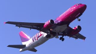 Un bărbat a murit într-un avion WizzAir, care urma să aterizeze la Timişoara. Ce l-ar fi răpus fulgerător