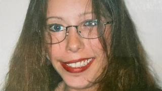Cadavrul unei femei a stat mai bine de trei ani într-un apartament din UK. Laura, abandonată și lăsată să moară: "S-au spălat pe mâini și au uitat-o"