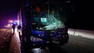 Opt persoane au ajuns la spital, după un accident între două mașini și un autobuz, în Ploiești