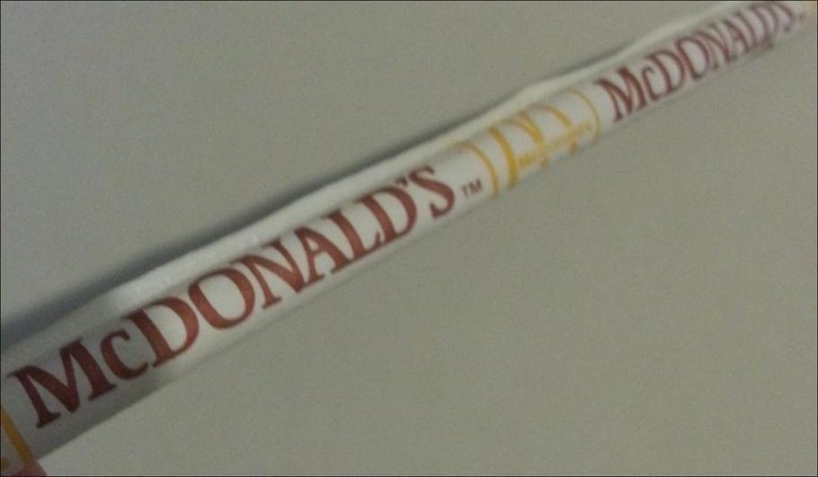 Pai McDonald's vechi din anii 1980, vândut pe Ebay cu aproape 2000 de dolari Proprietarul susține că este un obiect de colecție rar