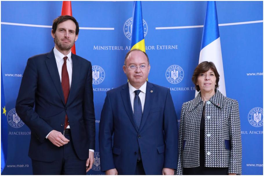 Franţa şi Olanda "aşteaptă cu nerăbdare aderarea României la Schengen cât de curând posibil". Declaraţia semnată la Bucureşti Franţa şi Olanda "aşteaptă cu nerăbdare aderarea României la Schengen cât de curând posibil". Declaraţia semnată la Bucureşti