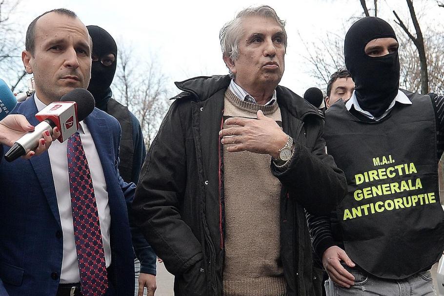 Dosarul lui Gheorghe Burnei, clasat după prescrierea faptelor: era acuzat de mutilarea unor copii. Reacţia mamei uneia dintre victime: "Îmi e ruşine" Dosarul lui Gheorghe Burnei, clasat după prescrierea faptelor: era acuzat de mutilarea unor copii. Reacţia mamei uneia dintre victime: "Îmi e ruşine"