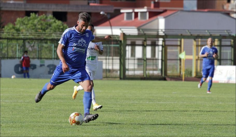Fotbalist român din Italia, condamnat la 6 ani de închisoare după ce a fost implicat într-un caz de viol .A filmat momentul în care colegii lui profitau de o tânără
