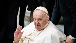 Zvonurile unei abdicări a Papei Francisc se intensifică după decesul lui Benedict al XVI-lea. Ce program are suveranul pontif în 2023