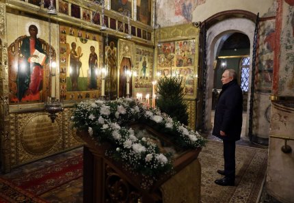 Vladimir Putin a participat singur la slujba de Crăciun. Este pentru prima dată în ultimii ani când liderul rus petrece sărbătorile la Moscova