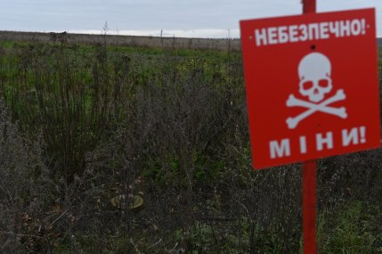 Ucraina este "cel mai mare teren minat din lume". Premier: Rusia ţinteşte infrastructura în zone dens populate