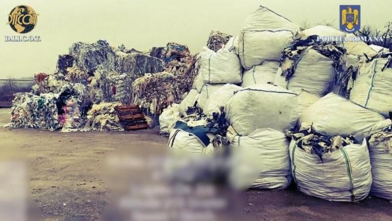 Percheziţii de amploare la mafia deşeurilor. Mascaţii au descins la zeci de adrese din Arad, Bihor, Hunedoara, Alba, Sibiu