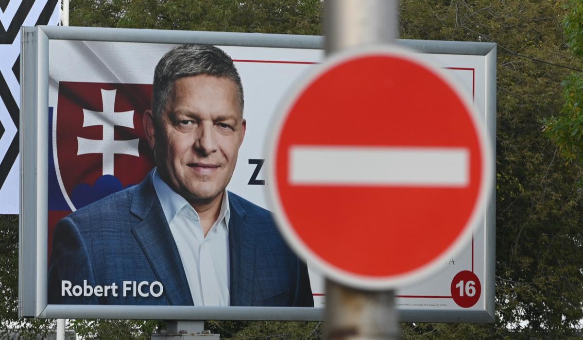 Robert Fico, un pro-rus convins, a câștigat alegerile parlamentare din Slovacia. Politicianul social-democrat a promis că nu va mai ajuta Ucraina Robert Fico, un pro-rus convins, a câștigat alegerile parlamentare din Slovacia. Politicianul social-democrat a promis că nu va mai ajuta Ucraina