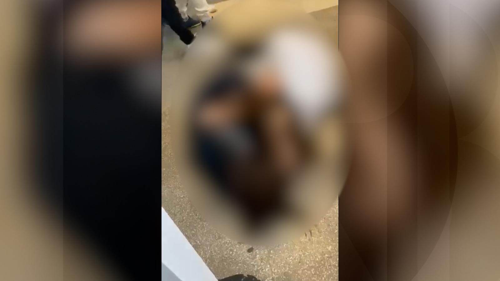 Două eleve de clasa a 7-a şi-au împărţit pumni ca într-un meci de box, la o şcoală din Olt. Motivul disputei, un băiat