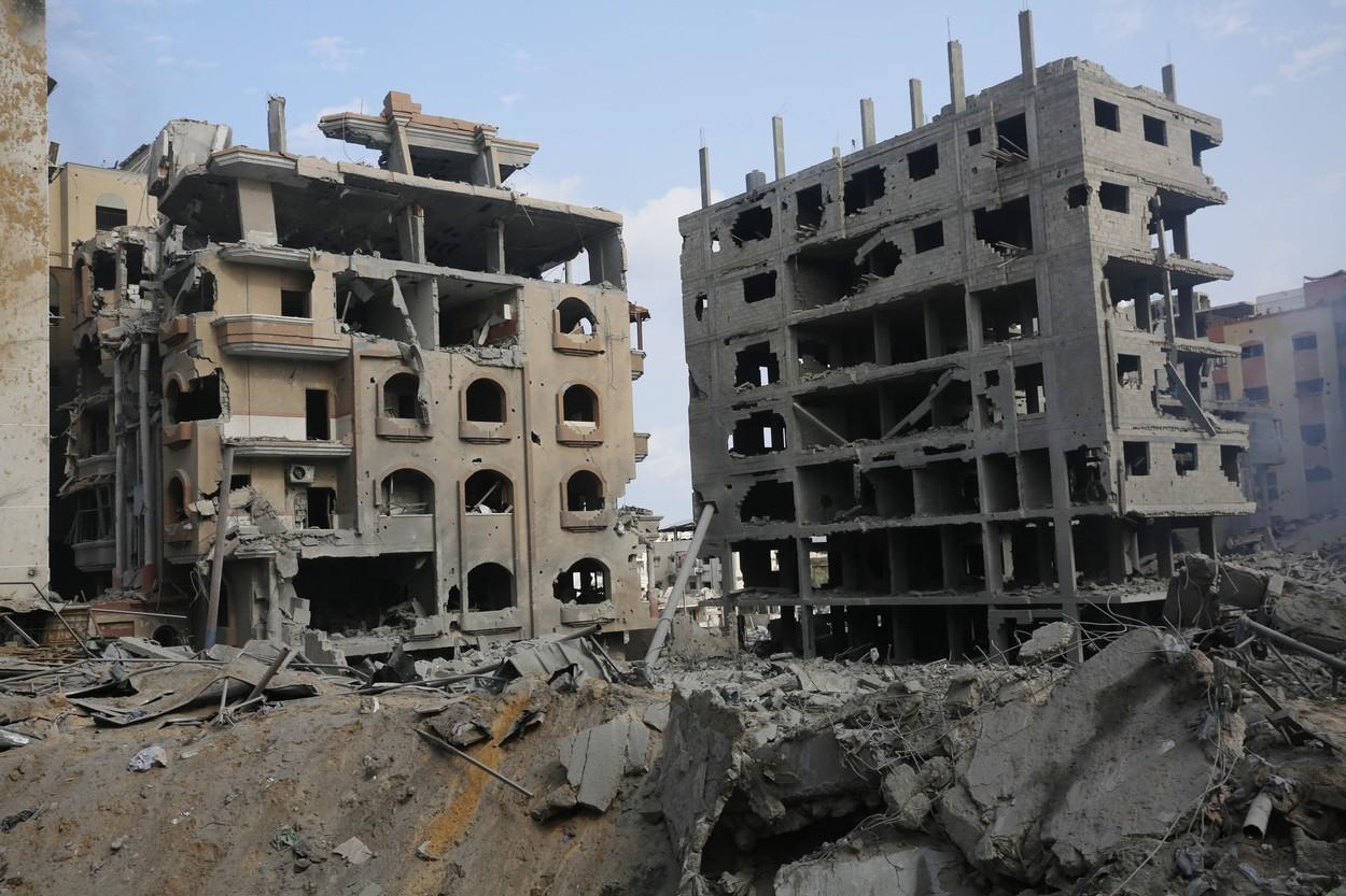 Imagini crunte cu distrugerile din Gaza. Spitalele sunt copleșite, morgile sunt pline. Printre morți se numără 140 de copii și 120 de femei