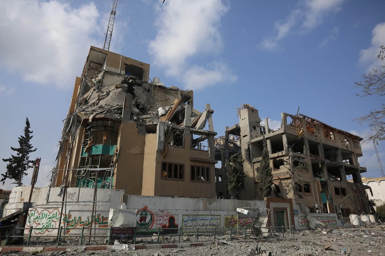 Imagini crunte cu distrugerile din Gaza. Spitalele sunt copleșite, morgile sunt pline. Printre morți se numără 140 de copii și 120 de femei