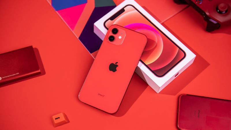 Radiaţiile emise de iPhone 12. Măsura luată de Apple după scandalul de pe piaţa smartphone-urilor din Franţa