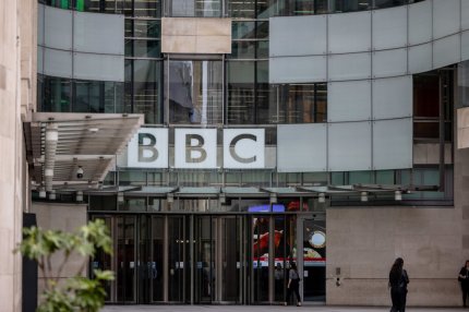 BBC, criticată că nu-i numeşte "terorişti" pe militanţii Hamas. Cum se apără în faţa presiunilor politice legate de modul în care acoperă războiul din Israel