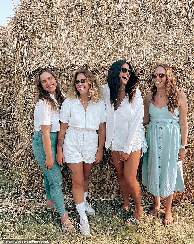 Cine este tânăra care a ţinut piept atacatorilor Hamas. La 25 de ani, a salvat un oraş după ce a planificat o ambuscadă şi a ucis mai mulţi terorişti