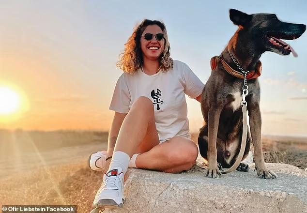 Cine este tânăra care a ţinut piept atacatorilor Hamas. La 25 de ani, a salvat un oraş după ce a planificat o ambuscadă şi a ucis mai mulţi terorişti