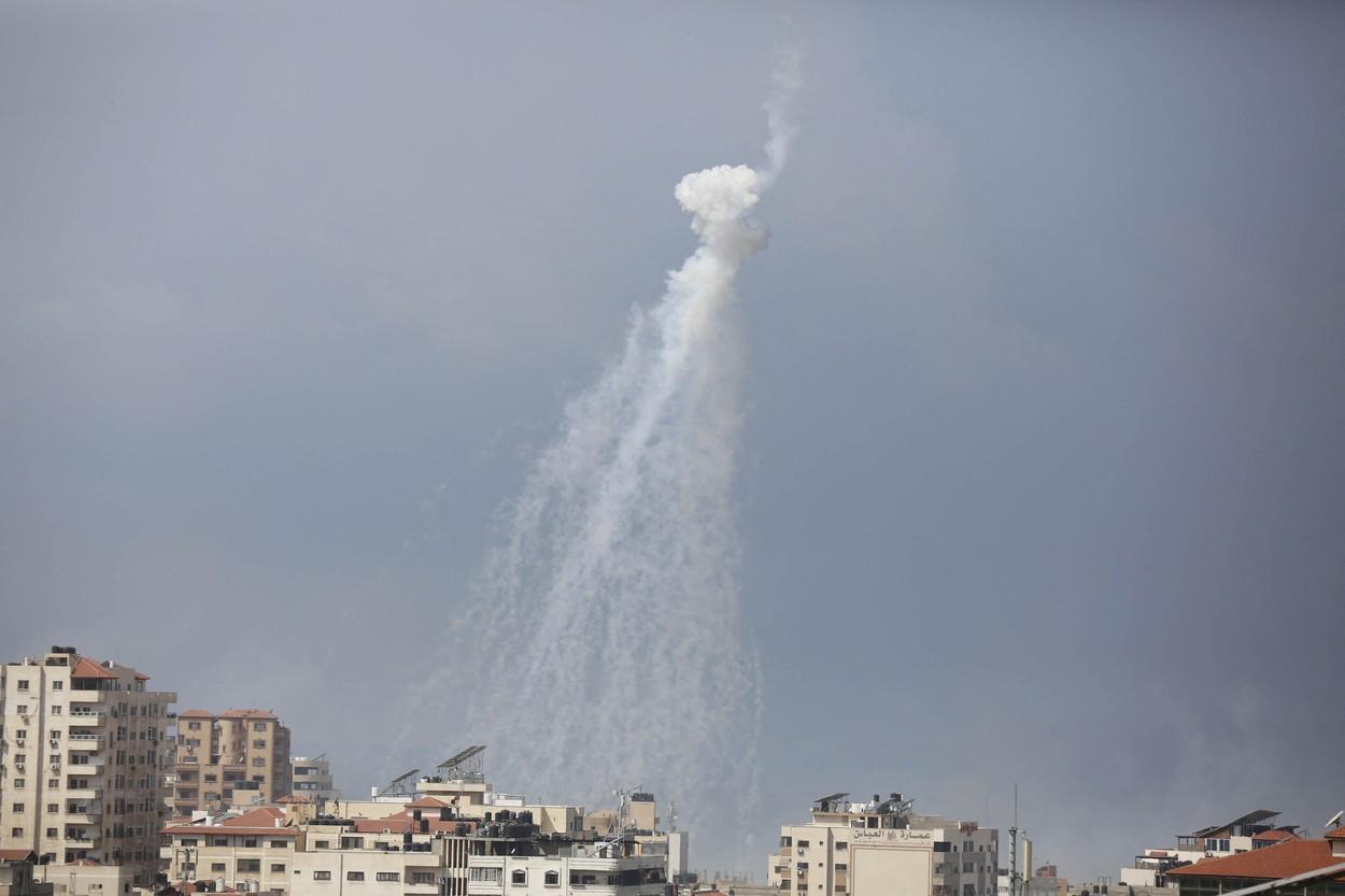 Israelul, acuzat că a atacat cu fosfor alb în Gaza şi Liban. Imaginile cu arma care arde carnea până la oase. Reacţia armatei