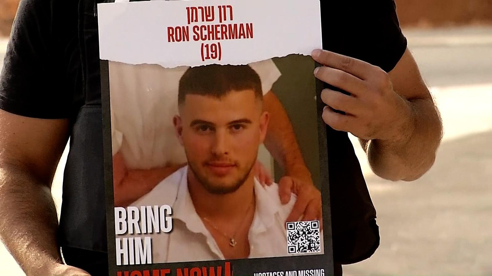 "Vă iubesc pe toţi". Ultimele cuvinte ale lui Ron, înainte de a fi răpit de teroriştii Hamas. Părinţii lui trec prin toate etapele disperării: lacrimi, furie, neputinţă