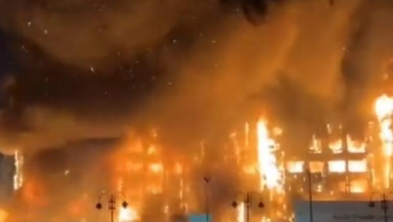 Incendiu devastator la o clădire a poliţiei din Ismailia. Autorităţile egiptene nu ştiu dacă sunt victime şi nici de la ce a pornit focul