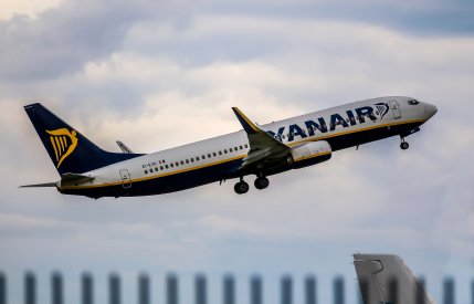 avion Ryanair Aeroportul Otopeni