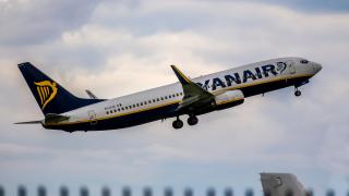 Ryanair introduce două noi curse aeriene pentru români