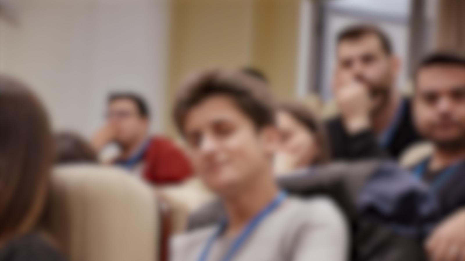 Profesorul care i-a cerut unei eleve de 11 ani să se întâlnească, cercetat pentru racolarea unui minor în scopuri sexuale. Tânărul nu a fost reţinut