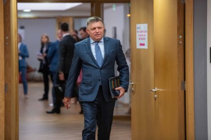 Premierul slovac Robert Fico, un pro-rus convins, cere garanţii pentru fondurile oferite Ucrainei