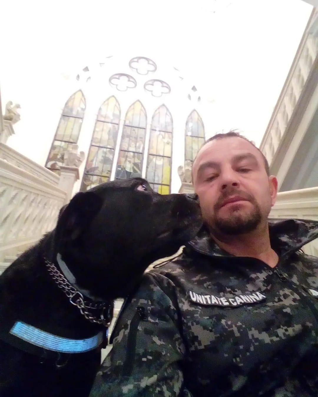 Doliu în Penitenciarul Iaşi. A murit Tina, cel mai curajos câine de serviciu, care şi-a ajutat camarazii pentru un deceniu.