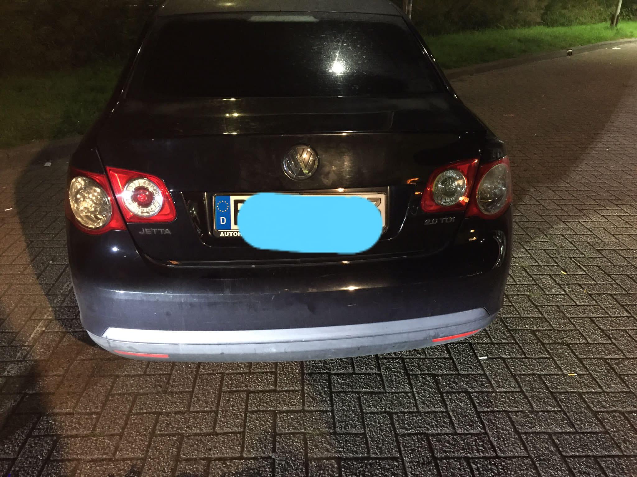 Român din Olanda, descoperit cu o oaie ascunsă în portbagajul mașinii. O furase de la o gradină zoologică